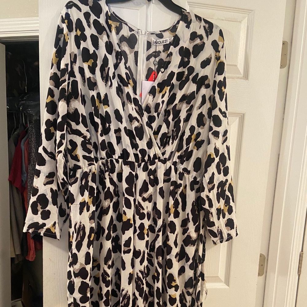 wide leg jumpsuit ( never worn)